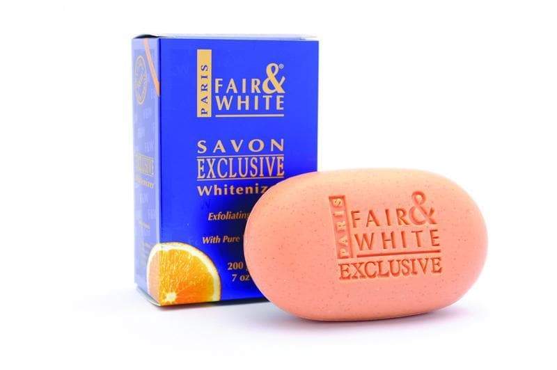 JABÓN EXCLUSIVE EXFOLIATING SOAP WITH PURE VITAMIN "C" FAIR & WHITE 200 GR - Beauty Fair Cosmetics